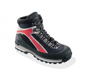 Gamme de chaussure d'alpinismerandonnée
