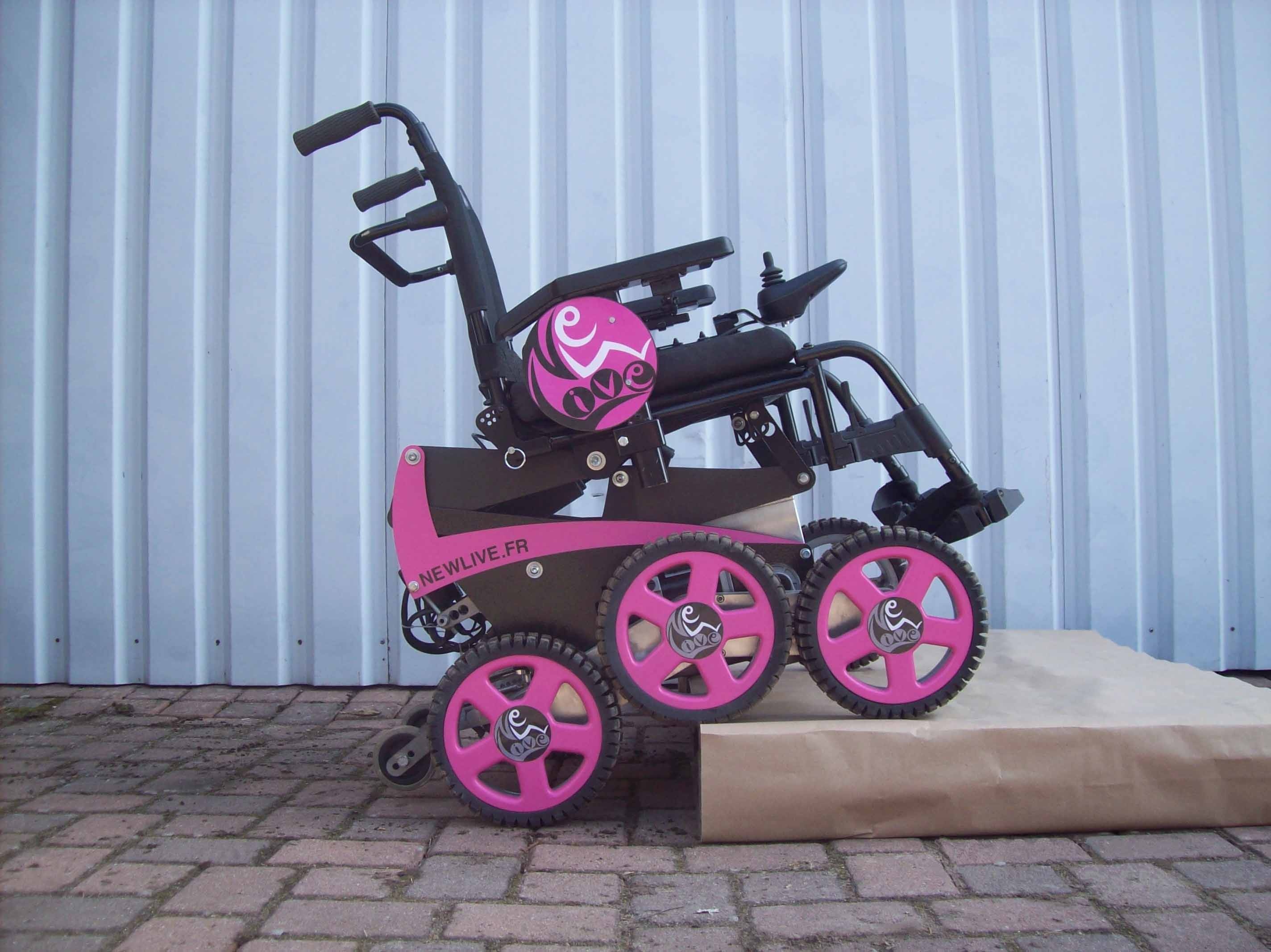 New Live, fauteuil roulant polyvalent pour personnes à mobilité réduite