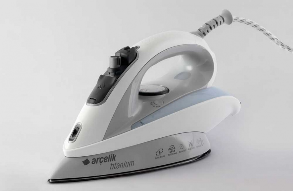 Titanium steam iron, fer à repasser à vapeur