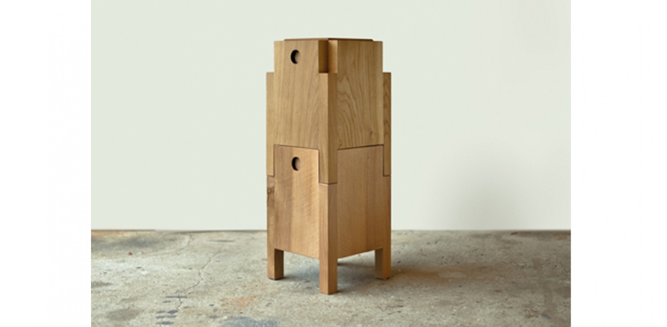 Capsule, tabouret