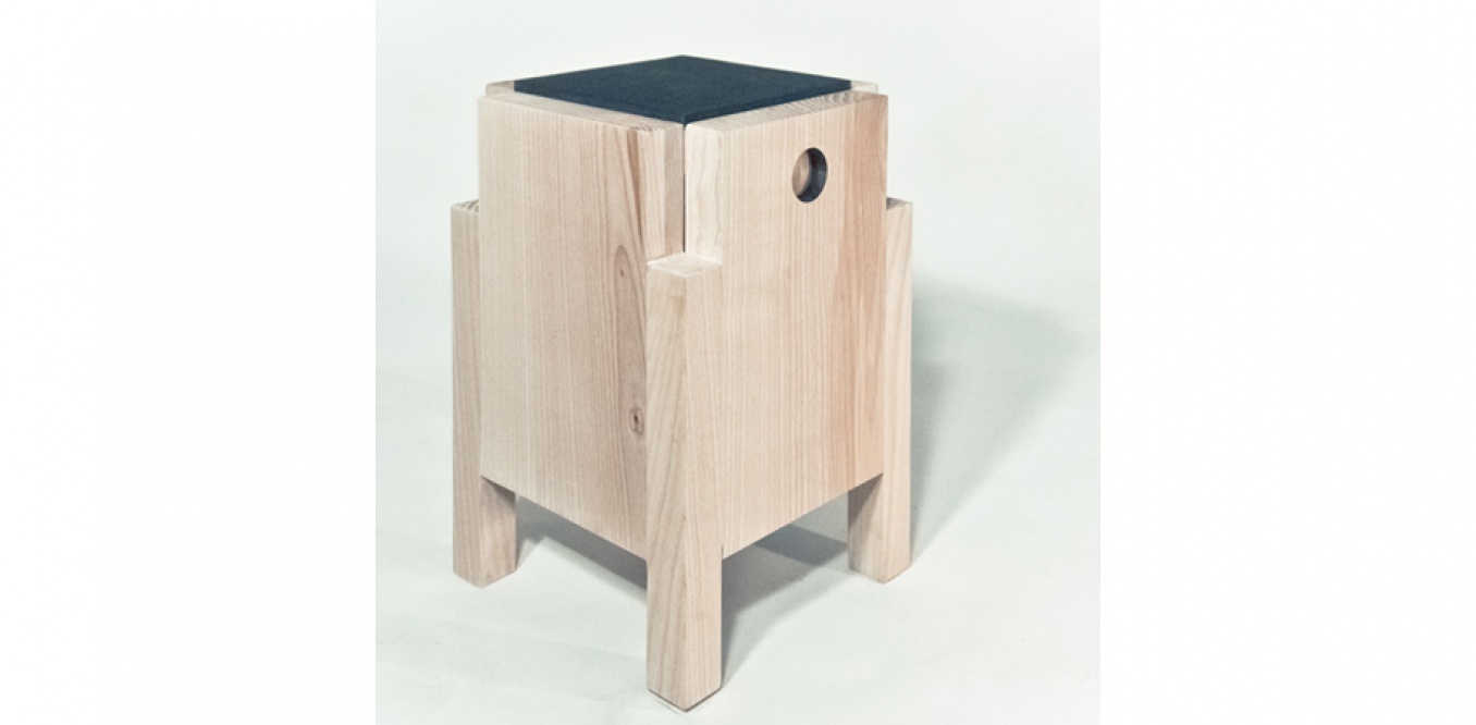 Capsule, tabouret