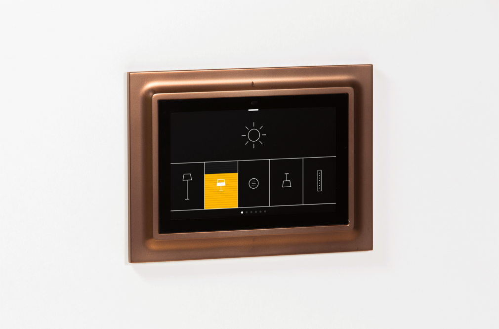 IO-TOUCH - Interface de commande utilisateurs pour maisons et bâtiments intelligents