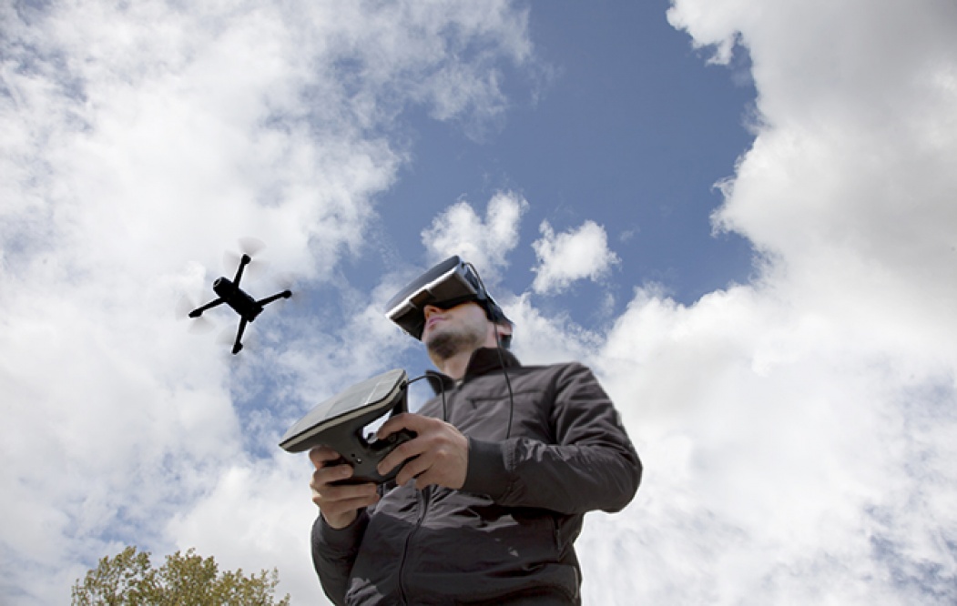 SKYCONTROLLER2, télécommande pour pilotage de drone